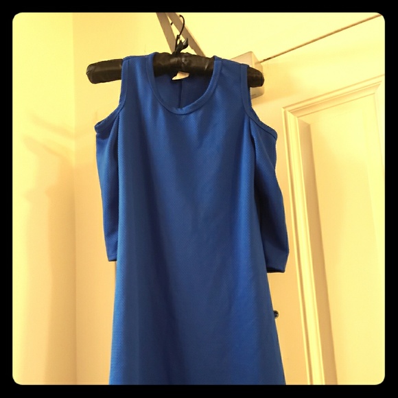 Retro Poly Cold shoulders dress. - Picture 1 of 3